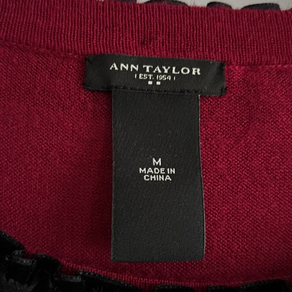 Ann Taylor top with pearl type beading at neckline. Size M - Picture 3 of 4